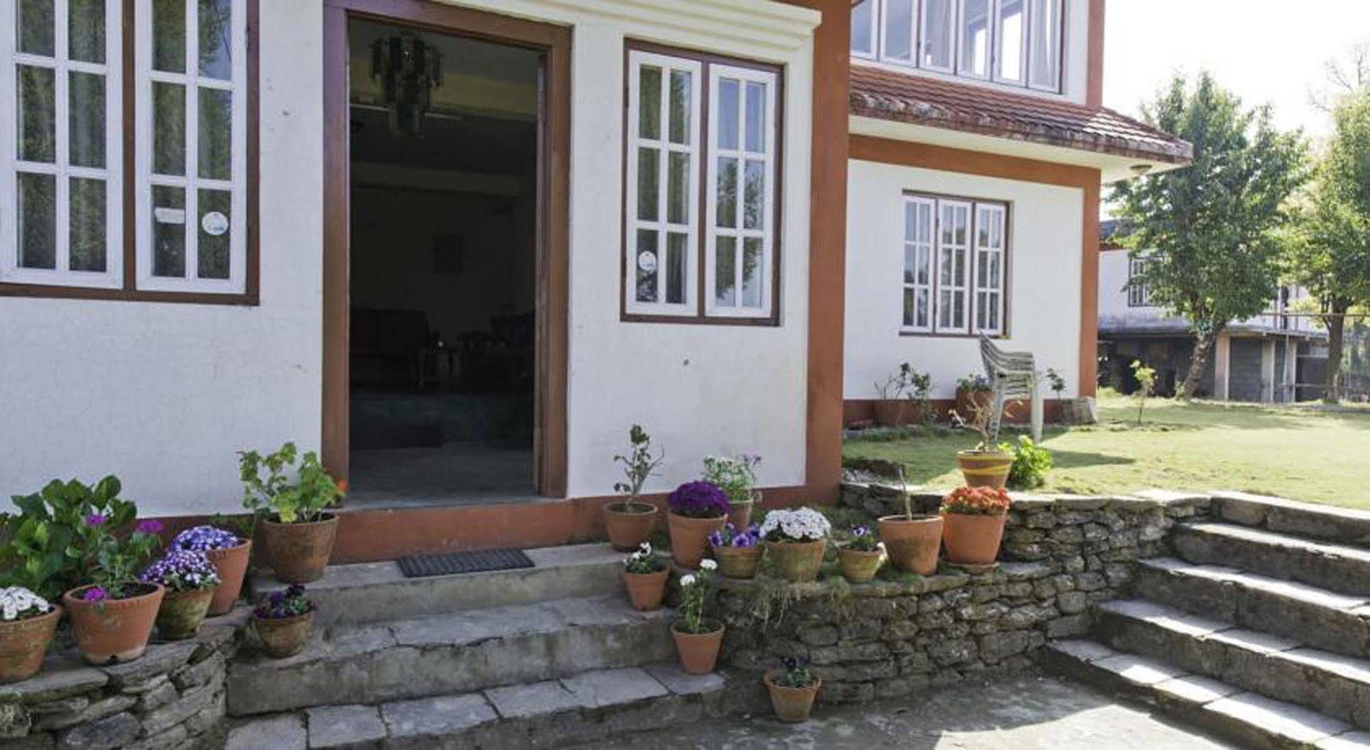 Sarangkot Sherpa Resort P Ltd Покхара Экстерьер фото